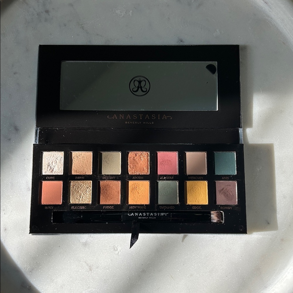 ABH Subculture eyeshadow palette